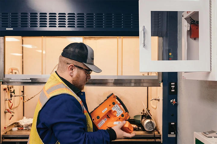 Powerheart G5 AED, Fully Automated, Dual Language, Regular Pads - Image 2